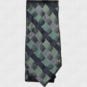 Geoffrey Beene Green Diamond Print 100% Silk  Handmade Tie